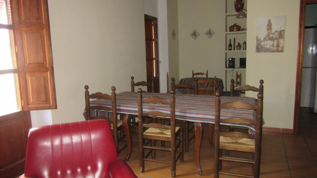 La Casa De La Vila Guest House Онтиниент Екстериор снимка